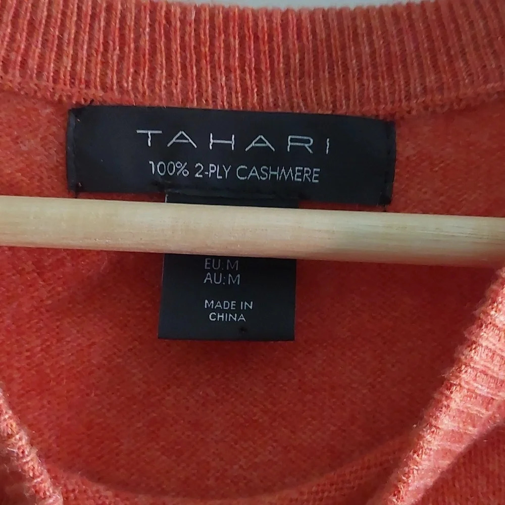 Tahari 100% Cashmere Sweater M Rust Orange Quiet Luxury Classic - Picture 9 of 10